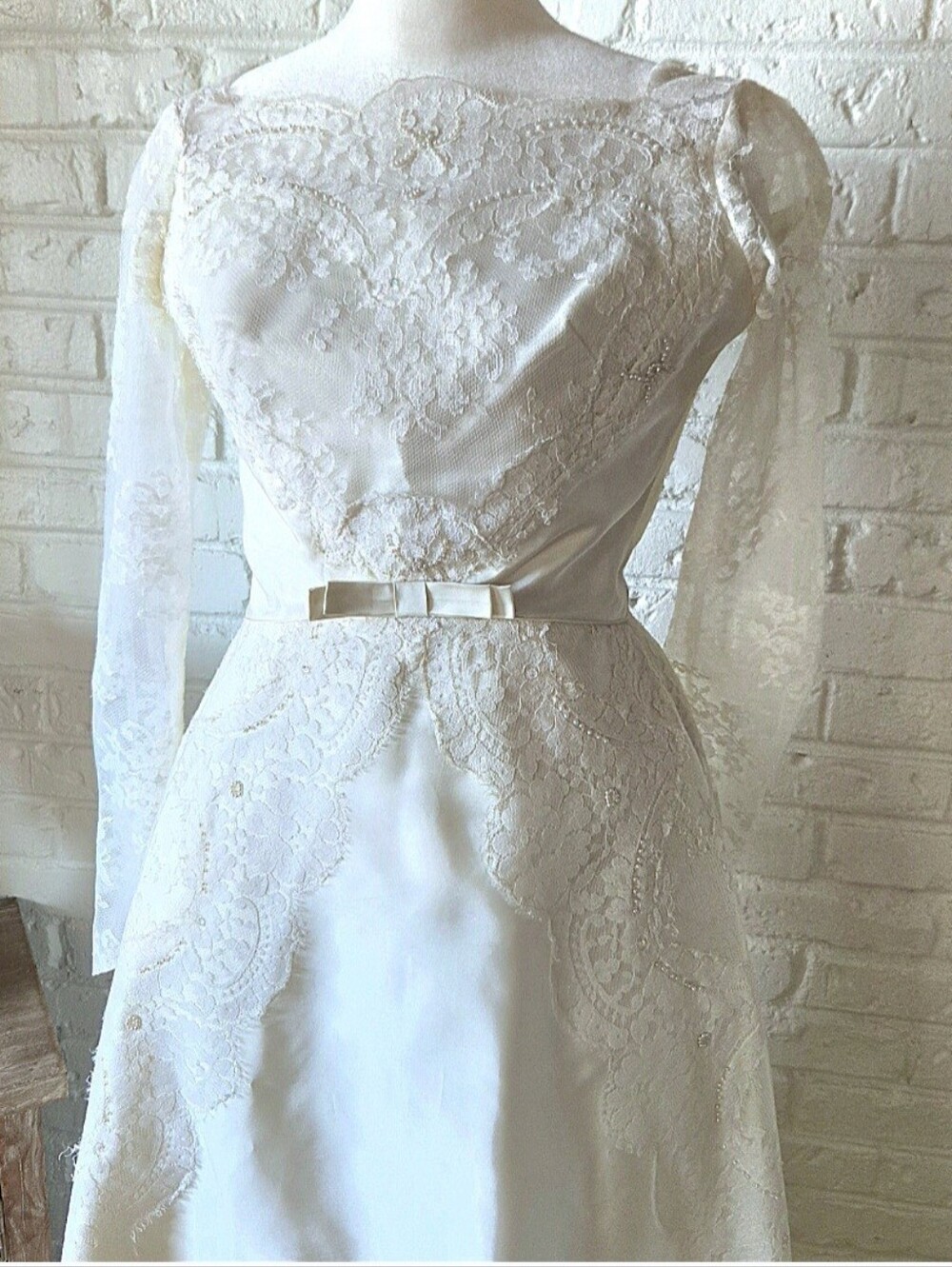 Vtg 50s Lace Wedding Gown With Bow Detail And Beading, Ivory, Xs
